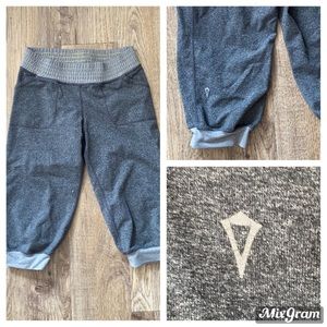 Iviva Grey Capri Leggings